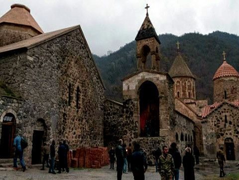 Ատրպէյճանցիներն արգիլած են Դադիվանքի մէջ նախապէս համաձայնեցուած քահանայական ձեռնադրութիւնը