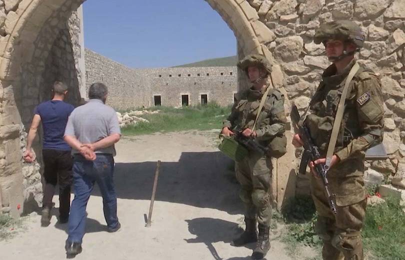 Հայ ուխտաւորները ռուս խաղաղապահներու ուղեկցութեամբ այցելած են Ամարասի վանական համալիր