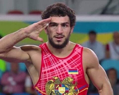 Միհրան Յարութիւնեանը Մոնթէի խօսքերու ներքոյ մօտեցած է մրցարան ու նոքաութի ենթարկած մրցակիցը