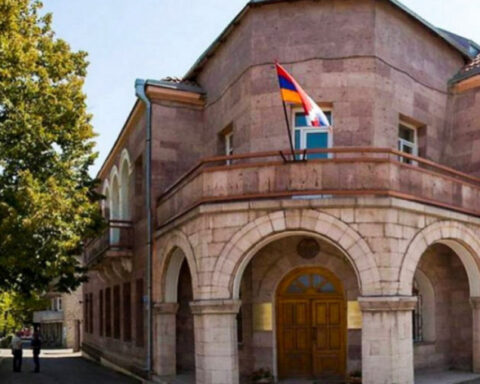 Ապրիլեան պատերազմի ժամանակ հայ ժողովուրդի միասնականութիւնն ու մեր հերոսներու սխրանքները յաւերժ կը մնան մեր պատմութեան եւ սերունդներու յիշողութեան մէջ․ Արցախի ԱԳՆ