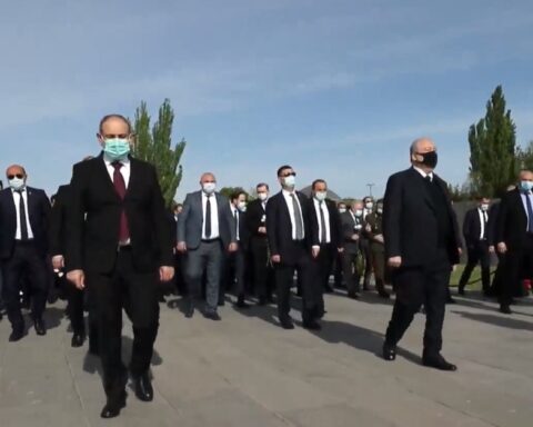 Հայաստանի բարձրագոյն ղեկավարութիւնը յարգանքի տուրք մատուցեց Հայոց ցեղասպանութեան զոհերու յիշատակին