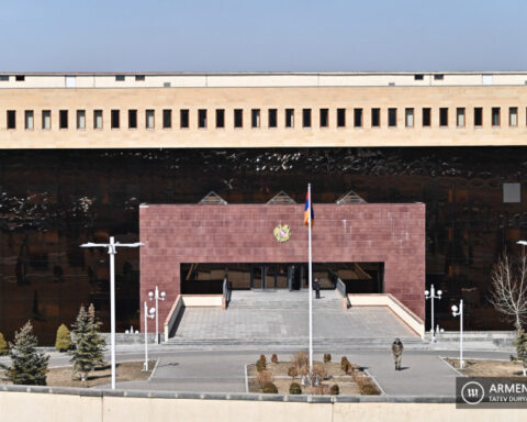 ՀՀ ԶՈՒ յաւելեալ ստորաբաժանումներ տեղակայուած են՝ զրկելով ատրպէյճանցիները որեւէ գործողութիւն իրականացնելու տարբերակէ. ՊՆ