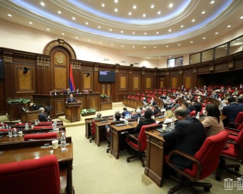 Խորհրդարանը չընտրեց Փաշինեանը. Վարչապետի ընտրութեան հարցը ԱԺ-ն կրկին պիտի քննարկէ 10 Մայիսին