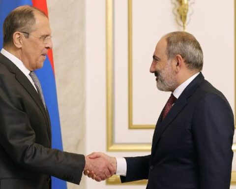 Պէտք է վերականգնել խաղաղ գործընթացը՝ ԼՂ հակամարտութեան վերջնական կարգաւորման հասնելու նպատակով. Փաշինեանը՝ Լաւրովին