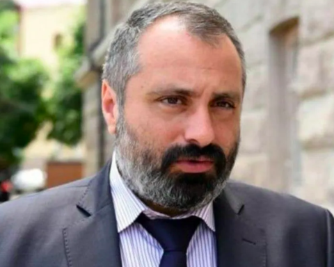 «Արցախը դեռ կանգուն է եւ  անպայման յաղթանակներ պիտի ունենանք» Նախարար Դաւիթ Բաբայեան խօսեցաւ ՝ «Ռամկավար Մամուլ»ին