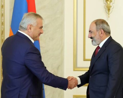 Նիկոլ Փաշինեանը Սամուէլ Կարապետեանի հետ քննարկած է անոր ղեկավարած ընկերութիւններու խումբի ներդրումային ծրագիրներու ընթացքը