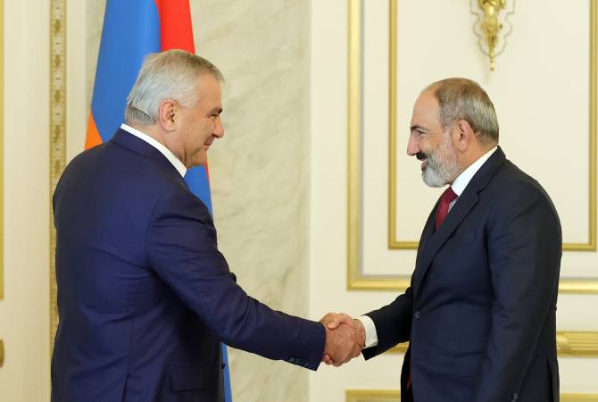 Նիկոլ Փաշինեանը Սամուէլ Կարապետեանի հետ քննարկած է անոր ղեկավարած ընկերութիւններու խումբի ներդրումային ծրագիրներու ընթացքը