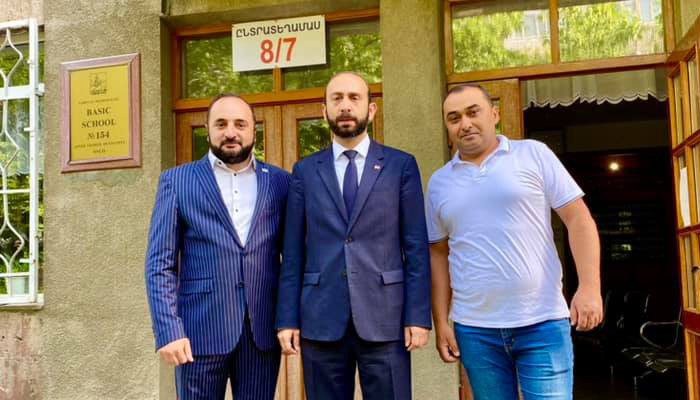 ԱԺ նախագահ Արարատ Միրզոյեանը քուէարկեց