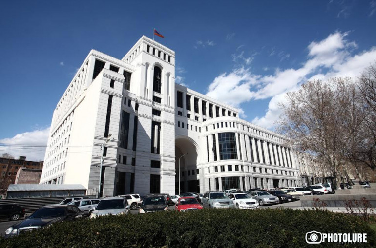 Պատմութիւնը չի կրնար ըլլալ երկրի մը ուժեղ կողմը, որու թէ՛ աշխարհագրական եւ թէ՛ քաղաքական անուանումը մէկդարեայ պատմութիւն ունի. ԱԳՆ