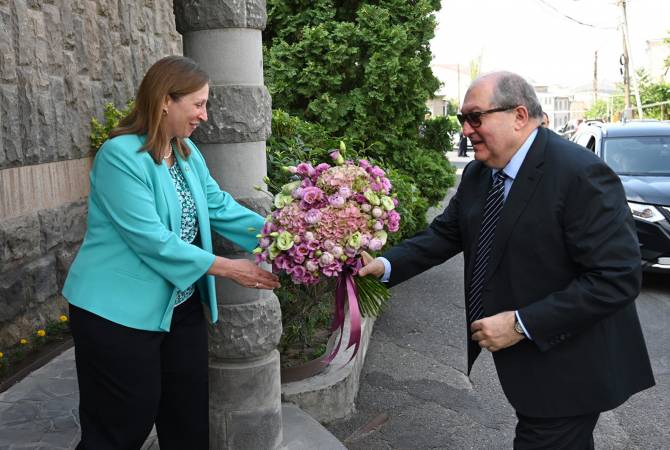 Նախագահ Սարգսեան ԱՄՆ Անկախութեան օրուան ընդառաջ այցելած է Հայաստանի մէջ ԱՄՆ դեսպանին