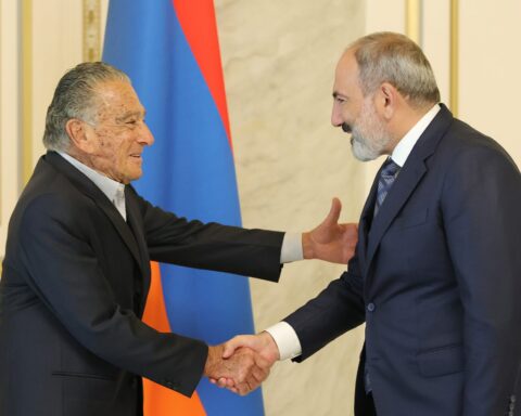 Հակուած ենք մեծ, լայնածաւալ ներդրումներ կատարելու Հայաստանի մէջ. Էտուարտօ Էռնեկեանը՝ Նիկոլ Փաշինեանին