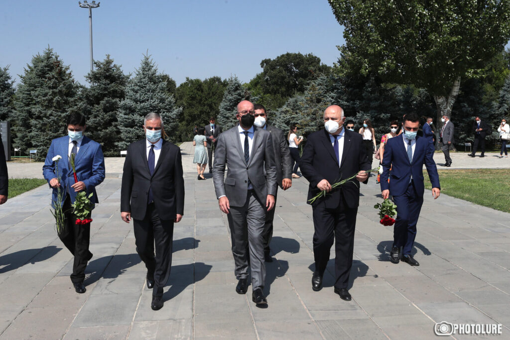 Շառլ Միշել այցելած է Ծիծեռնակաբերդ՝ յարգանքի տուրք մատուցելու Հայոց ցեղասպանութեան զոհերու յիշատակին