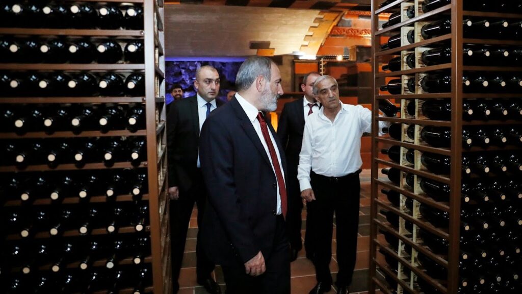 Նիկոլ Փաշինյանը ծանոթացել է «Սարանիստ» ընկերության ապակիների արտադրության գործընթացին