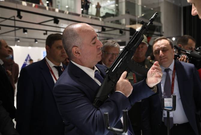Կը ծրագրենք ունենալ նոր, որակեալ սպառազինութիւն. Արշակ Կարապետեանը՝ Մոսկուայի մէջ