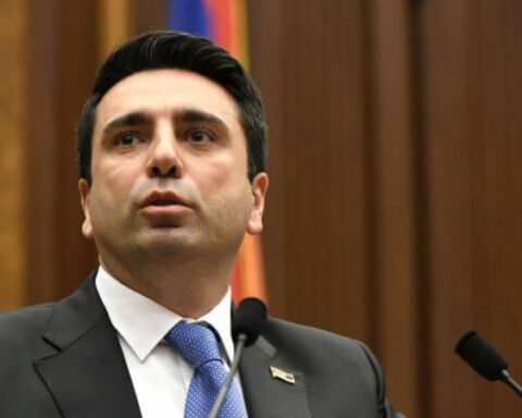 «Հայաստան» եւ «Պատիւ ունեմ» խմբակցութիւնները դիմած են Սահմանադրական դատարան