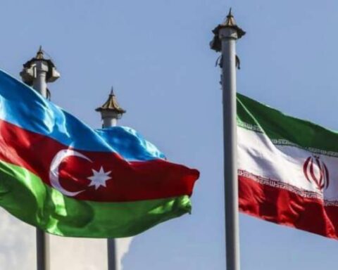 Ատրպէյճանը բողոքի նոթա յղած է Թեհրանին՝ իրանական բեռնատարերու Արցախ «անօրինական» անցման պատճառով