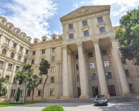 Արցախեան պատերազմի առաջին տարելիցին Պաքուն դիմած է Երեւանին