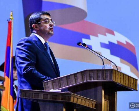 Պատմական պարտաւորութիւն ունինք՝ կերտել Արցախի Հանրապետութիւնը. ԱՀ նախագահի ուղերձը՝ Արցախի Հանրապետութեան օրուան առթիւ