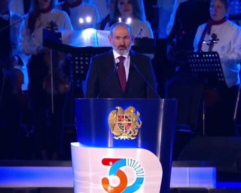 44-օրեայ պատերազմում պարտութեան ծանրութիւնը կախուած է Հանրապետութեան հրապարակի վրայ. Վարչապետի ուղերձը Անկախութեան օրուան առթիւ