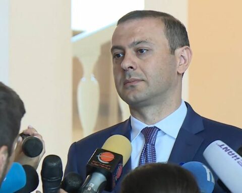 Թուրքիոյ հետ յարաբերութիւնները պէտք է կարգաւորել առանց նախապայմաններու. Գրիգորեան