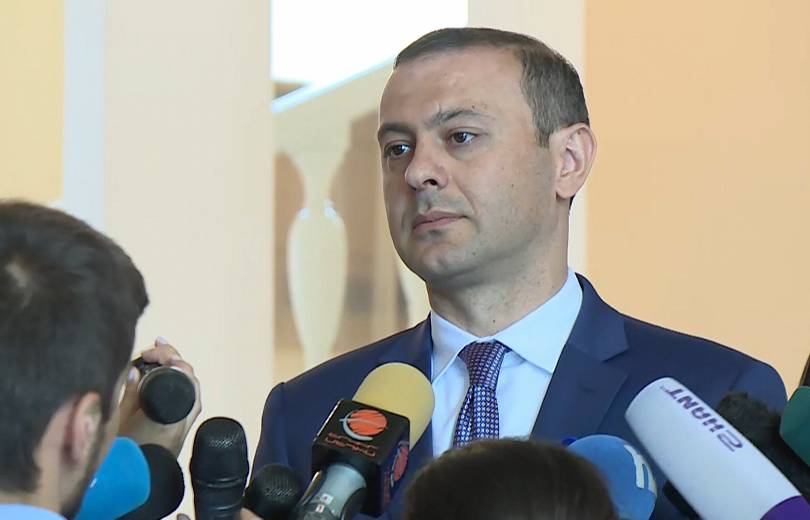Թուրքիոյ հետ յարաբերութիւնները պէտք է կարգաւորել առանց նախապայմաններու. Գրիգորեան