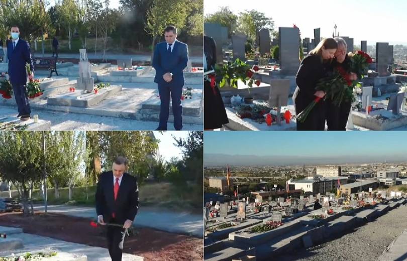 ՀՀ բարձրաստիճան պաշտօնեաները, դեսպանները կ'այցելեն Եռաբլուր