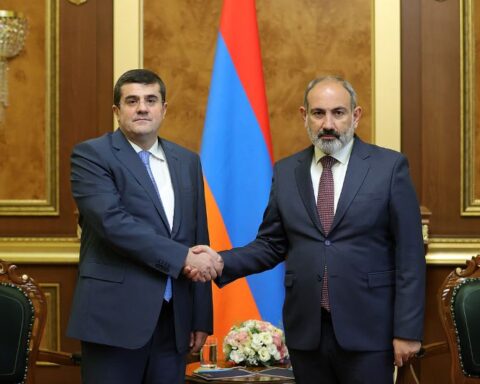 Վարչապետ Փաշինեան եւ ԱՀ նախագահ Յարութիւնեան քննարկած են պատերազմի հետեւանքներու յաղթահարմանն ուղղուած աշխատանքներու ընթացքը
