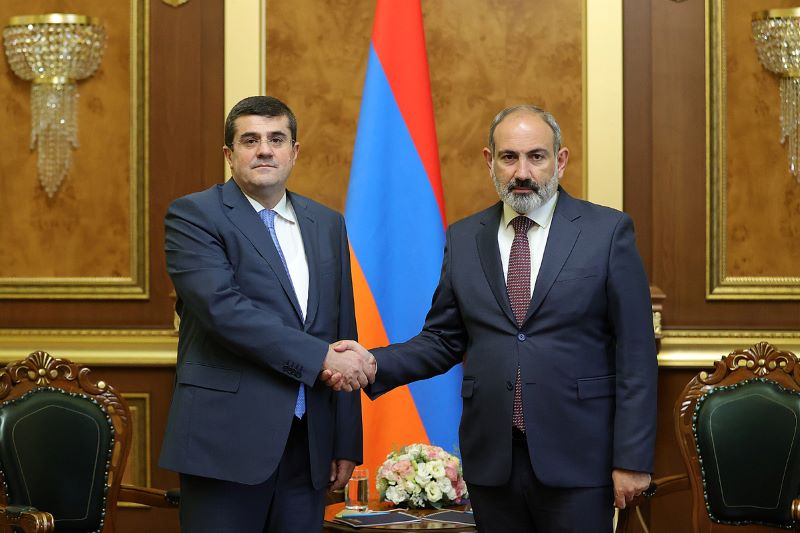 Վարչապետ Փաշինեան եւ ԱՀ նախագահ Յարութիւնեան քննարկած են պատերազմի հետեւանքներու յաղթահարմանն ուղղուած աշխատանքներու ընթացքը