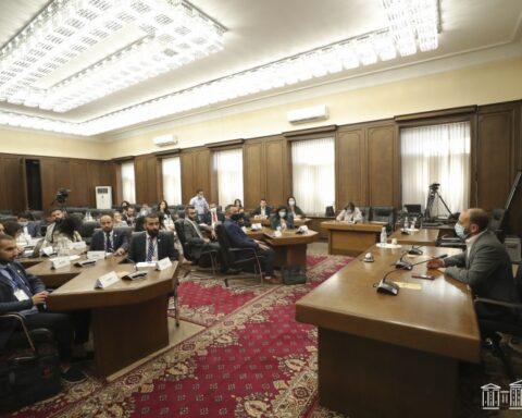 Ազգային ժողովը հիւրընկալեց սփիւռքահայ երիտասարդներ