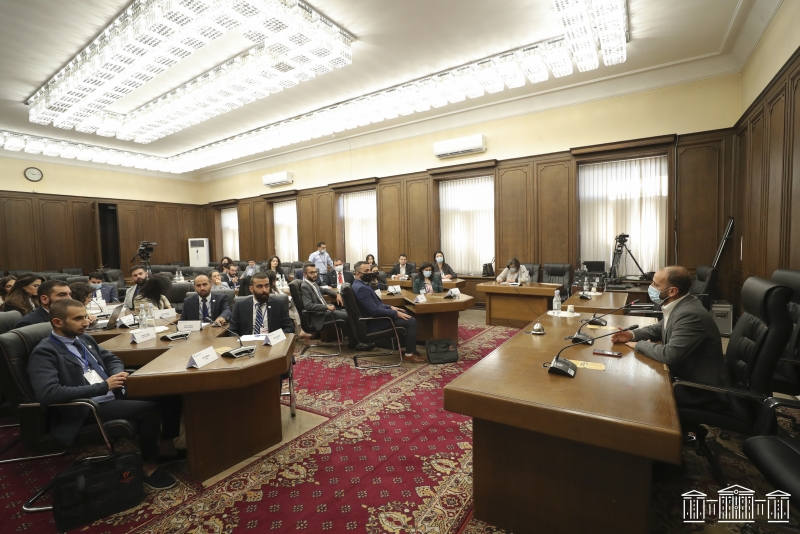 Ազգային ժողովը հիւրընկալեց սփիւռքահայ երիտասարդներ