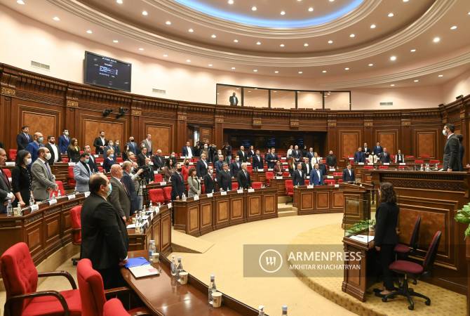 Ազգային Ժողովը յարգեց 27 Հոկտեմբերի զոհերու յիշատակը