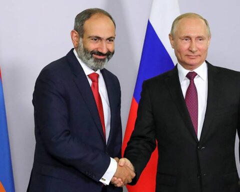 Նիկոլ Փաշինեան հեռախօսազրոյց ունեցած է Վլատիմիր Փութինի հետ