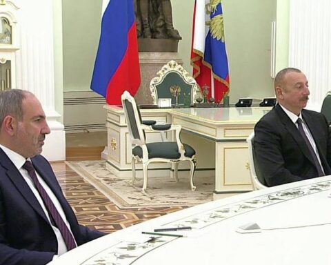 Այս պահի դրութեամբ Հայաստանի վարչապետի եւ Ատրպէյճանի նախագահի միջեւ որեւէ հանդիպում նախատեսուած չէ. ԱԳՆ