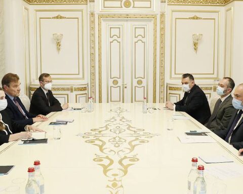 «Հայաստանը տարածաշրջանին մէջ ժողովրդավարութեան փայլող աստղն Է». ԵԽԽՎ համազեկուցողները՝ Վարչապետ Փաշինեանին