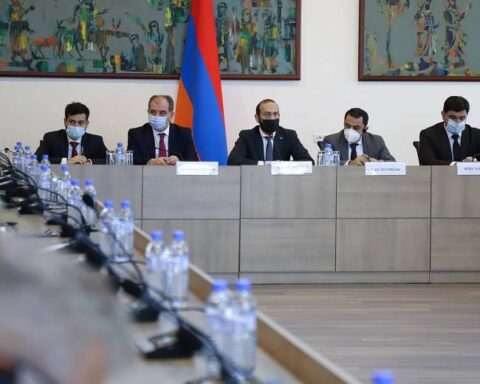 Ատրպէյճանական կողմը կիրառած է հաւանաբար ամէն ինչ` բացի օդուժէն․ Միրզոյեան՝ ՀՀ-ի մէջ հաւատարմագրուած դիւանագիտական ներկայացուցչութիւններու ղեկավարներուն