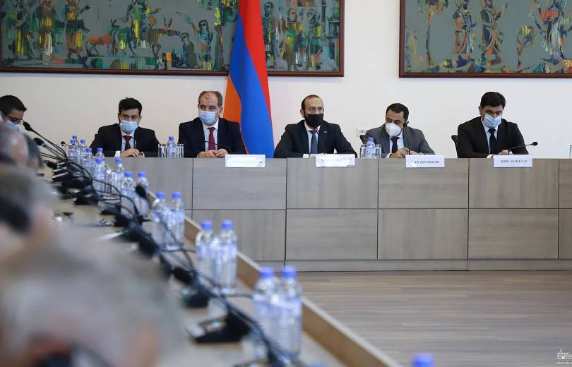 Ատրպէյճանական կողմը կիրառած է հաւանաբար ամէն ինչ` բացի օդուժէն․ Միրզոյեան՝ ՀՀ-ի մէջ հաւատարմագրուած դիւանագիտական ներկայացուցչութիւններու ղեկավարներուն