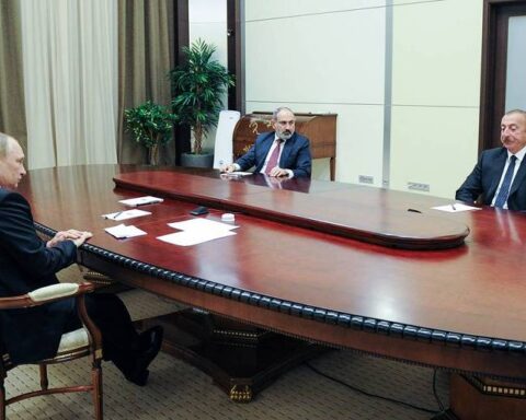 ՀՀ-ն պատրաստ է Ատրպէյճանի հետ սահմանազատման եւ սահմանագծման. Կայացած է Փութին-Փաշինեան-Ալիեւ եռակողմ հանդիպումը