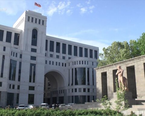 ԱԳՆ-ն անդրադարձած է Փաշինեան-Ալիեւ Սոչիի մէջ հնարաւոր հանդիպման մասին լուրերուն