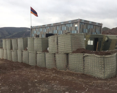 Առաջնագիծը կը կահաւորուի . ՊՆ (լուսանկարներ)
