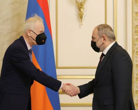 Հայաստան կը կարեւորէ խաղաղութիւնը եւ կայունութիւնը տարածաշրջանին մէջ. Փաշինեան ընդունած է Սթեֆան Տիոն