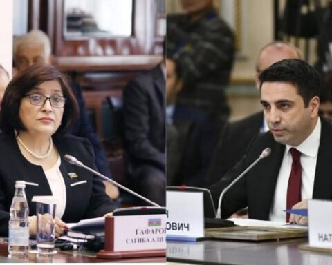 Ալեն Սիմոնեանի պատասխանն Ատրպէյճանի Միլի Մեճլիսի նախագահին արժանացած է բուռն ծափահարութիւններու