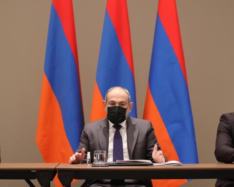 Փաշինեան մասնակցած է արտախորհրդարանական քաղաքական ուժերու հետ խորհրդակցական հերթական նիստին