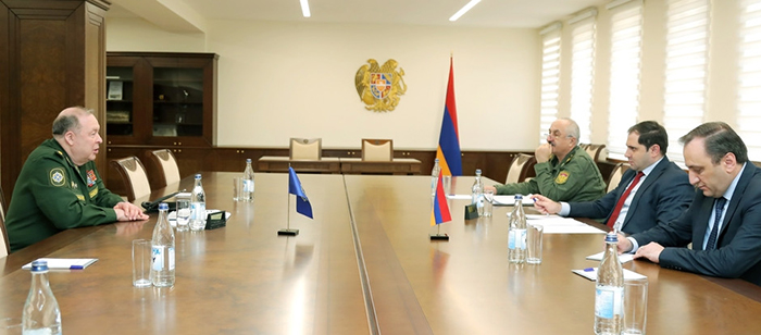 ՊՆ-էն ներս քննարկուած է ՀԱՊԿ-ի մէջ Հայաստանի նախագահութեան շրջանին առաջարկուած առաջնահերթութիւններու իրականացման ընթացքը