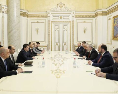 Արցախի հարցով ծածուկ բանակցուիւններու մասին խօսակցութիւններն անտրամաբանական են. վարչապետը ընդունած է ԱՀ պատուիրակութիւնը