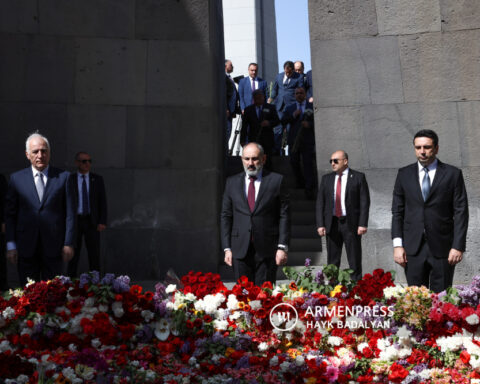 Հայաստանի բարձրագոյն ղեկավարութիւնը յարգանքի տուրք մատուցեց Հայոց ցեղասպանութեան զոհերու յիշատակին