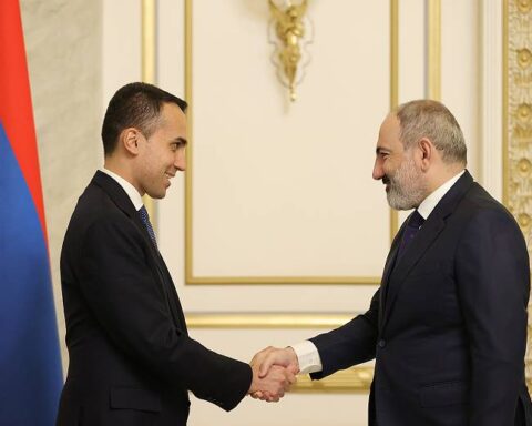 Լուիճի Տի Մայօ ՀՀ Վարչապետին յայտնած է Իտալիոյ աջակցութիւնը՝ ԼՂ հակամարտութեան կարգաւորման ջանքերուն