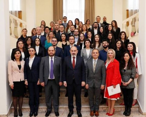 Վարչապետ Նիկոլ Փաշինեան ընդունած է «Ի Գործ» ծրագրի մասնակիցները