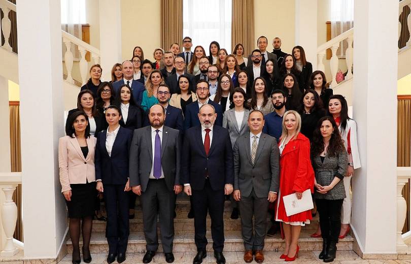 Վարչապետ Նիկոլ Փաշինեան ընդունած է «Ի Գործ» ծրագրի մասնակիցները