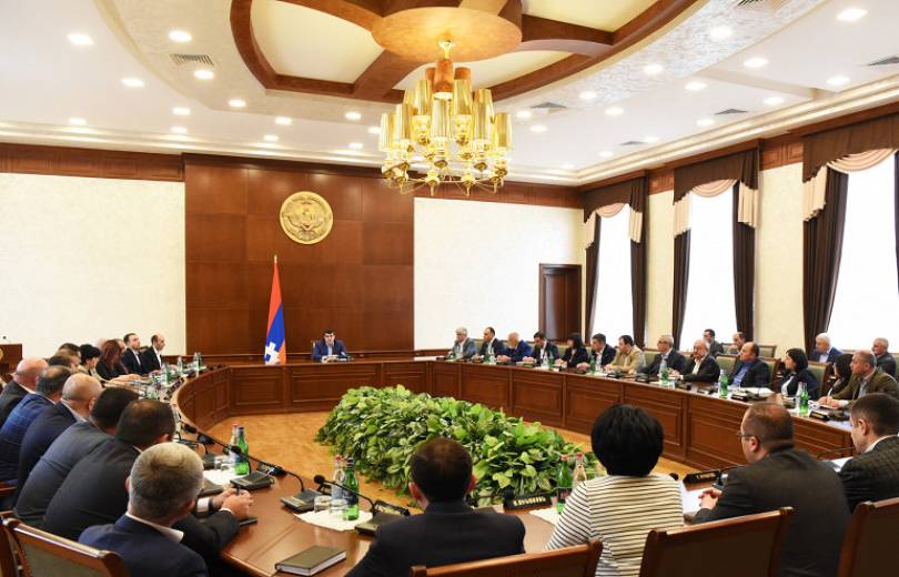 Արցախի կարգավիճակի վերաբերեալ այս փուլին որեսէ փաստաթուղթ չի քննարկուիր. Արայիկ Յարութիւնեան