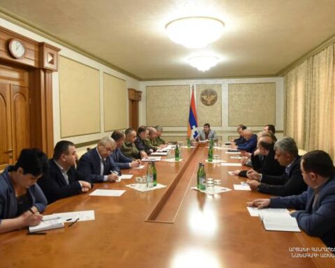 Ռուս խաղաղապահները կը գտնուին Փառուխի եւ Քարագլխի մէջ. Արայիկ Յարութիւնեան